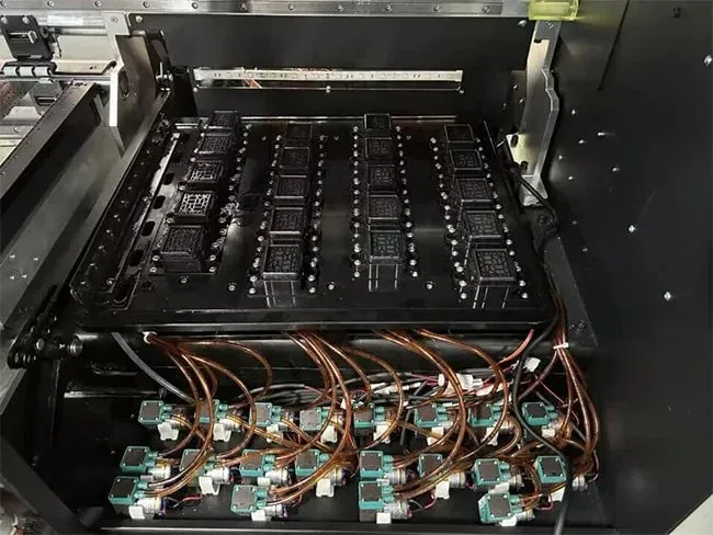 Impresora de sublimación industrial de 1,9m para tejidos de fibra con 24 cabezales Epson I3200A1